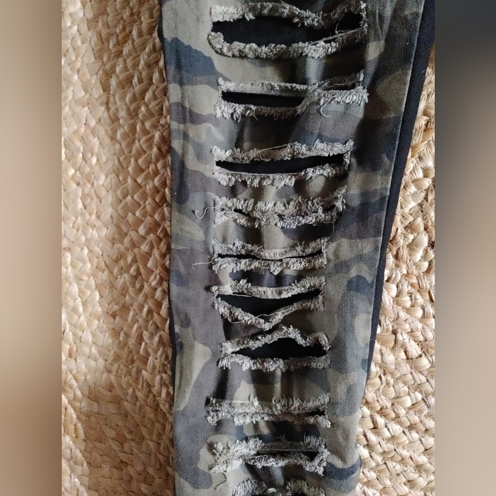 Revel Camo Jeans SZ.1 - Picture 3 of 11